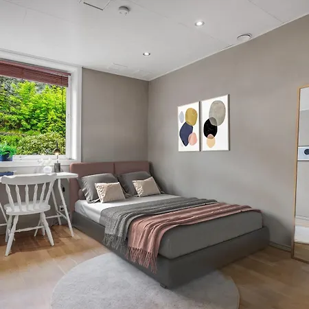 With Private Balcony And Flexible Check In Apartmán